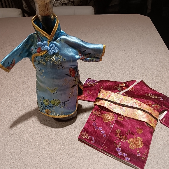 2 bottle covers Japanese dress 1 small (shown on wine-not included)& 1 lg - Picture 1 of 5